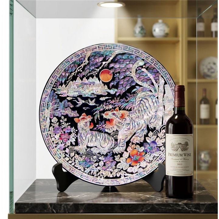 Najeon Tiger Round Mother-of-Pearl Lacquerware Tray
